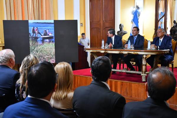 Valdés denunció que prefectura paraguaya agredió soberanía argentina en costa correntina