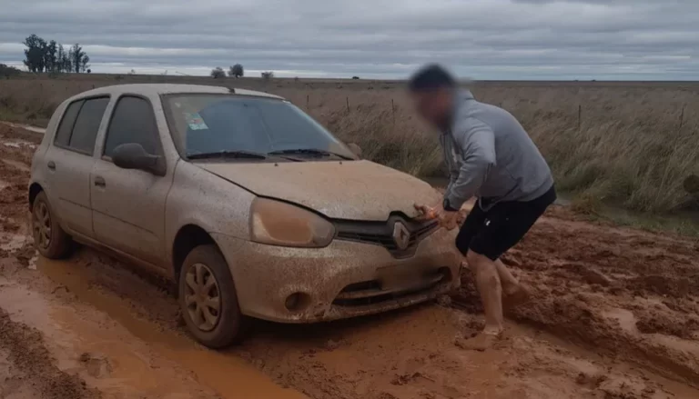 Intransitable: Una mujer invita a gobernantes a recorrer y ver el mal estado de la Ruta Provincial 40