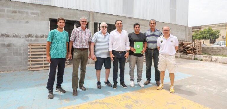 El gobernador Valdés entregó 10 millones de pesos al club San Lorenzo de Monte Caseros