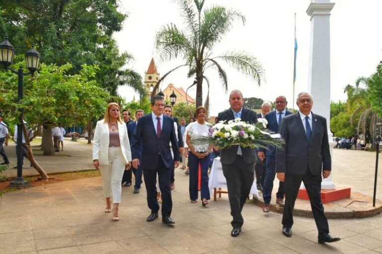 Braillard Poccard presidió el acto con motivo del aniversario de Alvear