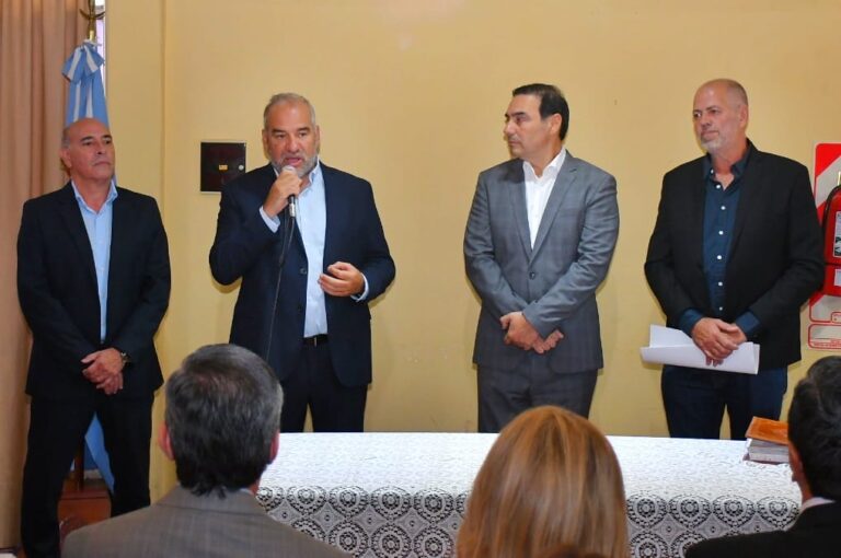 Valdés puso en funciones al nuevo titular de Vialidad Provincial