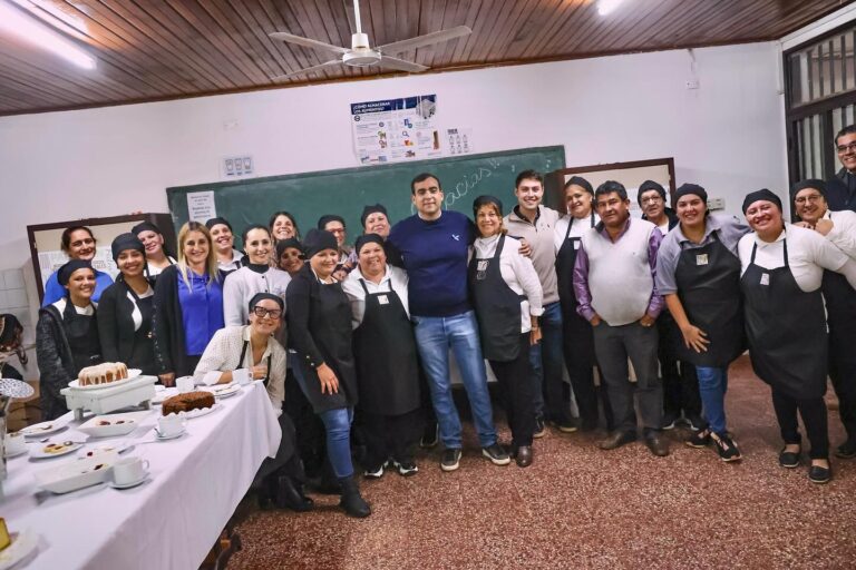 El Municipio entregó equipamiento al CFP Rector “Vicente Fidel López”