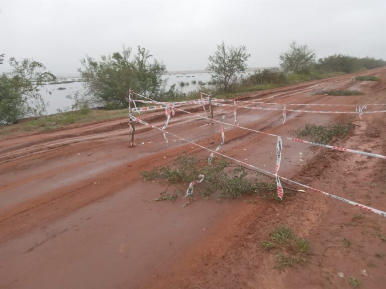 Tránsito restringido en Ruta 40 por socavamiento de una alcantarilla en proximidades del puente sobre el rio Aguapey
