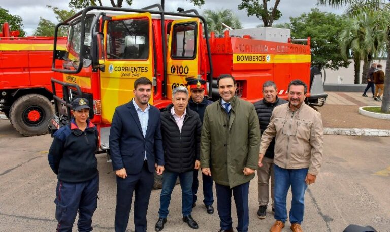 Entregaron autobombas para fortalecer la labor de los bomberos voluntarios de la Provincia