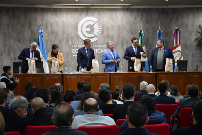 Valdés en la UNNE: “La universidad pública tiene mucho camino por delante y lejos está de agotarse”