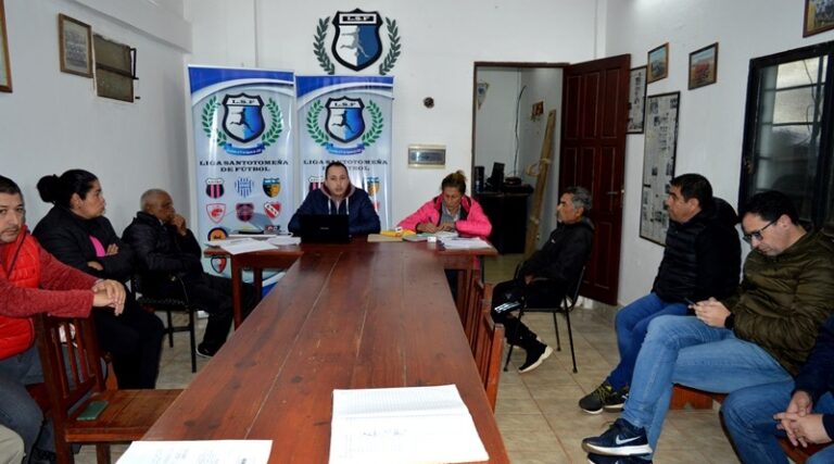 El torneo oficial de primera división arrancaría recién a comienzos de julio