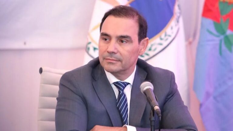 Valdés reclama una mirada «más federal» al gobierno de Milei y critica «discriminación» a las provincias