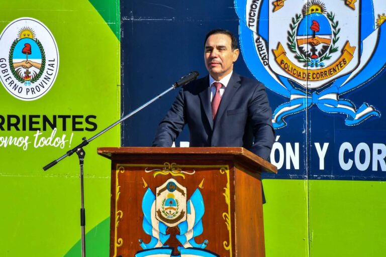 Valdés destacó la profesionalización de la Policía de Corrientes y le encomendó reforzar la prevención del delito