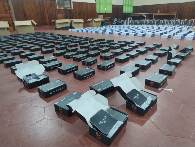 Descubren 13.390 atados de cigarrillos envueltos en fundas de celulares