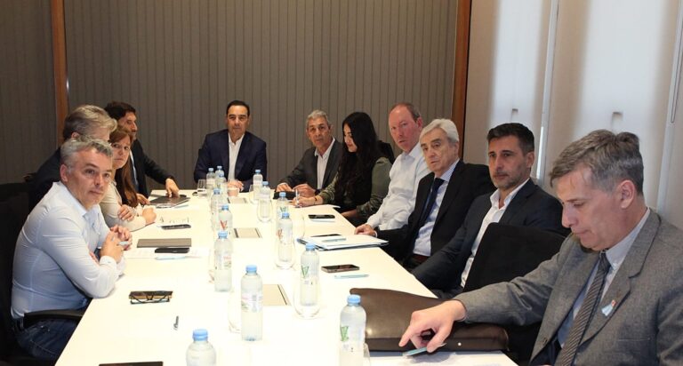 Valdés junto a Pullaro mantuvo un encuentro con senadores y diputados para trazar agenda legislativa