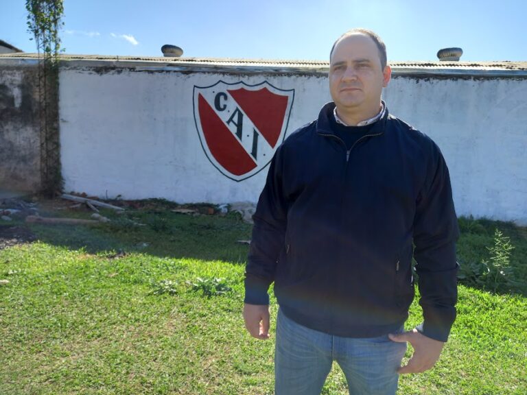 En asamblea de medio término del Club Independiente, se produjo la salida de quien era vicepresidente