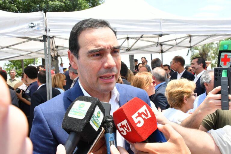 El Gobierno Provincial entregó ambulancias para algunos hospitales del interior
