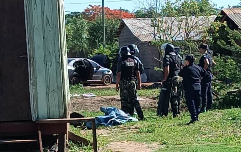 Procedimiento: secuestraron 12 kilos de clorhidrato de cocaína, entre otros elementos, existen tres personas demoradas.