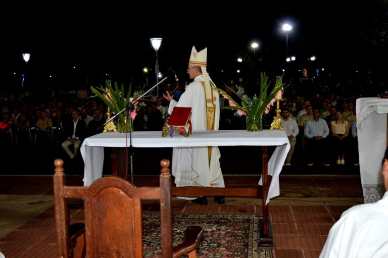 Fiestas Patronales: Misa y posterior procesión por las calles de Santo Tomé