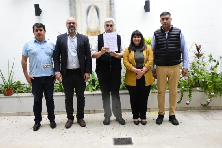 Autoridades del PJ corrientes se reunieron con el Arzobispo Adolfo Larregain