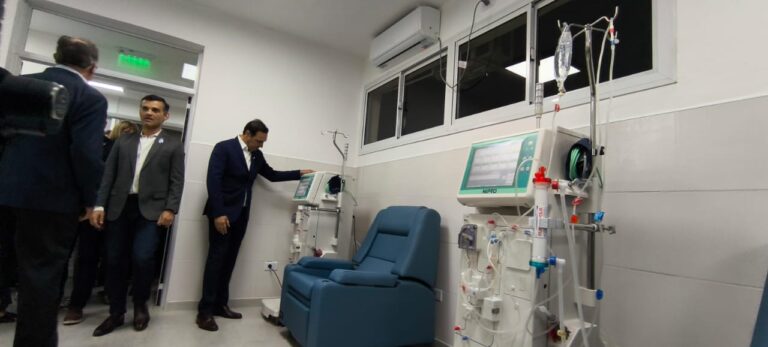 Valdés inauguró servicio de Hemodiálisis y destacó la inversión en hospitales del interior