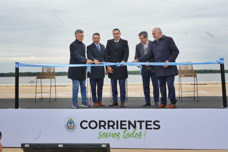 Valdés inauguró el nuevo puerto de Ituzaingó marcando un hito en la logística regional