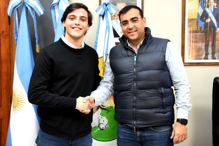 Designaron al jóven cantautor santotomeño Joaquín Insausti como nuevo director de Cultura Municipal