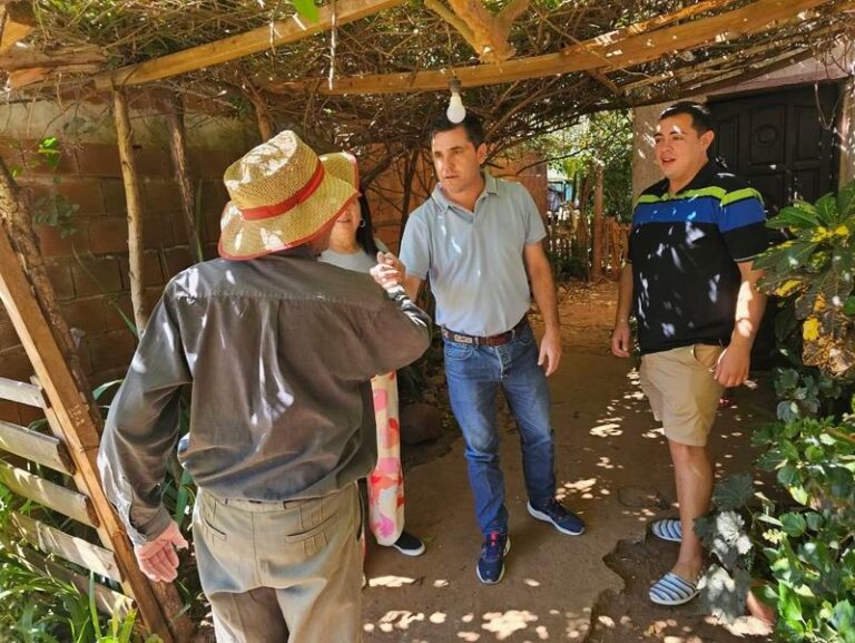 Víctor Giraud recorre los barrios de Santo Tomé