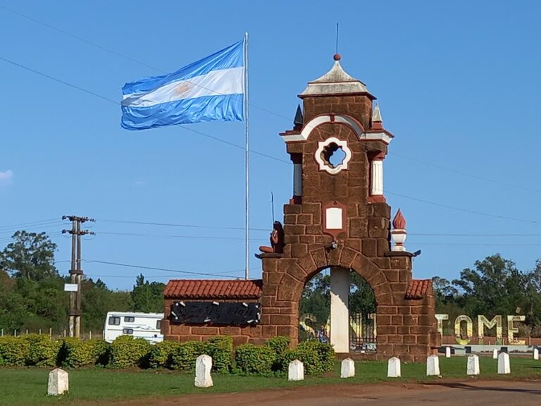 En medio de un tenso clima político, Santo Tomé celebra un nuevo aniversario de su Refundación