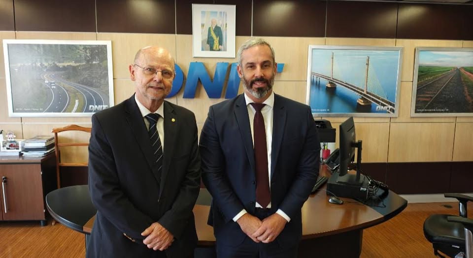 Firmaron el contrato para la construcción del puente entre Porto Xavier y San Javier
