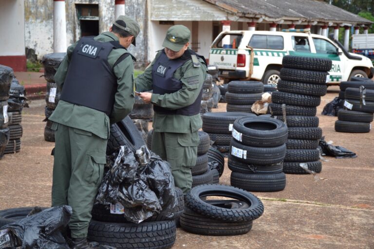 Control de «Cuay Grande»: Gendarmes abrieron encomiendas y encontraron mercadería sin aval legal