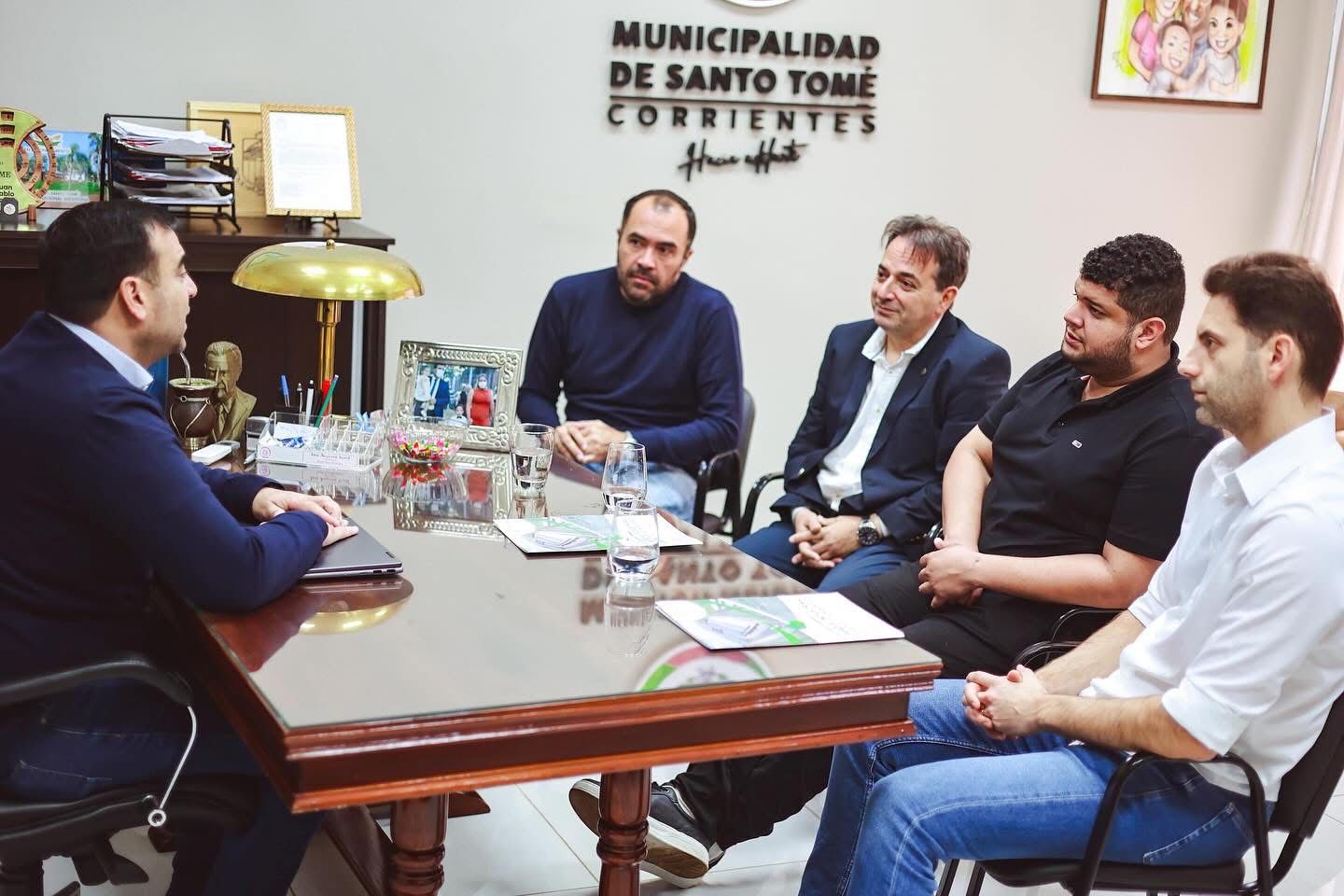 Representantes de CS Rodovias Mercosul, nueva empresa concesionaria del Puente «De La Integración» se reunieron con autoridades municipales
