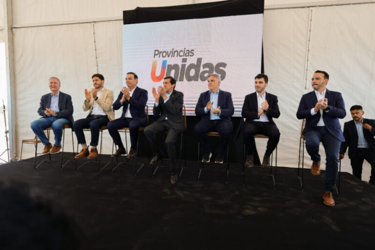 En cumbre de gobernadores: Valdés instó a que “los pueblos del interior se comiencen a levantar”