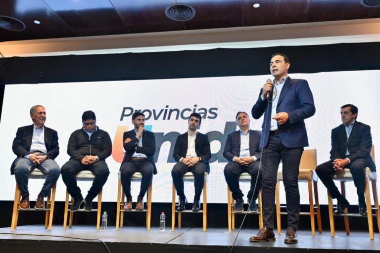 Valdés hizo un fuerte llamado a mejorar la Argentina con más federalismo