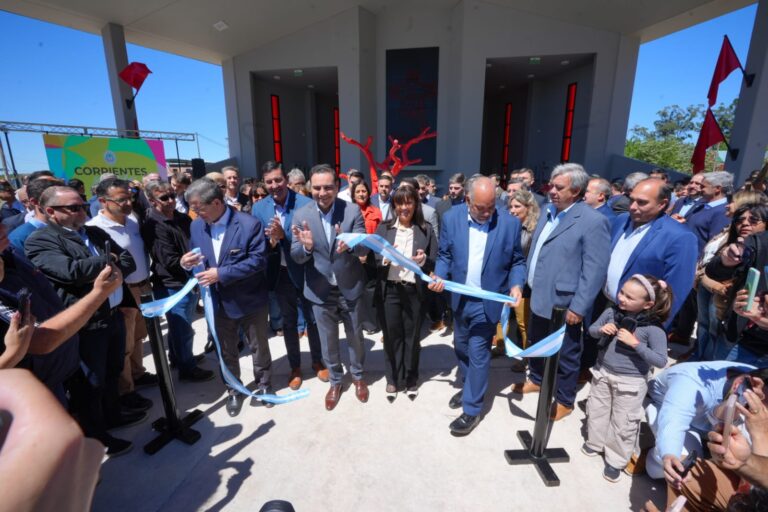 En Mercedes, Valdés encabezó la apertura del renovado Santuario del Gauchito Gil