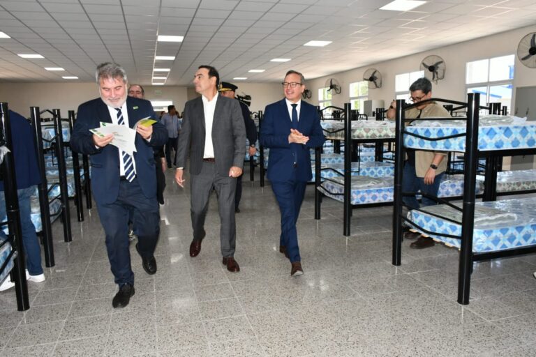 Valdés dejó inaugurado el Complejo Formativo Policial Santa Catalina, hacia una capacitación de excelencia para los futuros efectivos