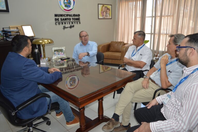 Intendente santotomeño recibió a su par de Sao Borja y a directivos de la Facultad Barceló