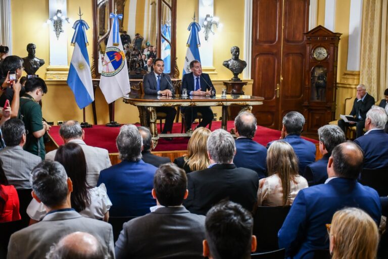 Valdés junto a Santilli: «El equilibrio fiscal es sano para todos»