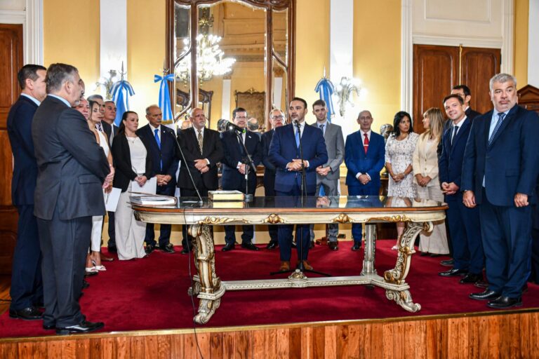 El perfil de los ministros de la gestión que se inician con el gobernador Juan Pablo Valdés