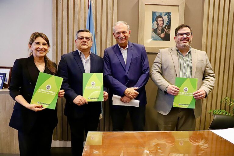 El ministro Lanari ratificó en sus funciones a dos subsecretarios y al director de Administración