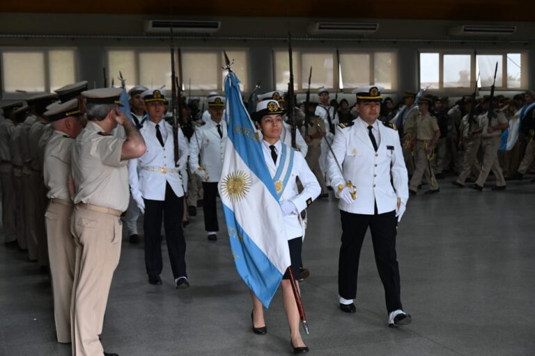 Una correntina oriunda de Alvear egresa abanderada como oficial de Prefectura Naval