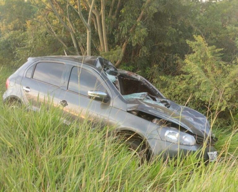 Tres automóviles se vieron involucrados al atropellar a un caballo suelto en Ruta 94