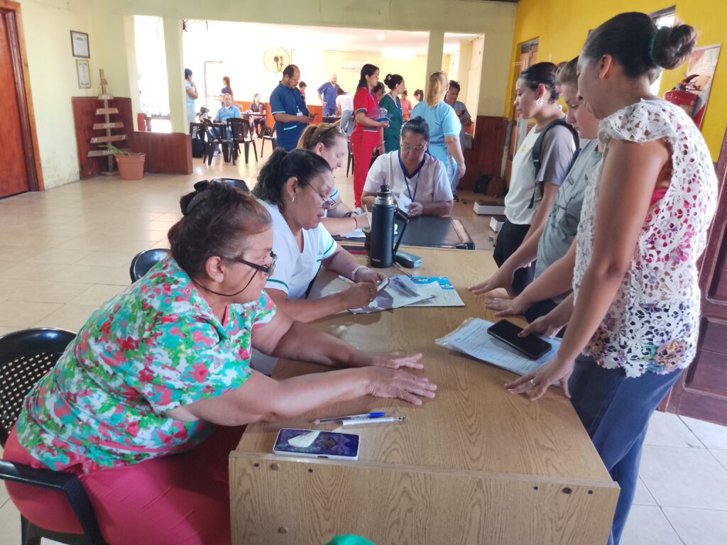 Operativo «Vuelta al Colegio»: Salud y prevención recorren las escuelas de Santo Tomé