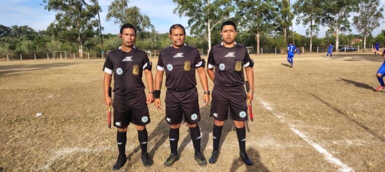 Escándalo en la Liga Santotomeña: Árbitros desmienten pedidos de aumento para dirigir