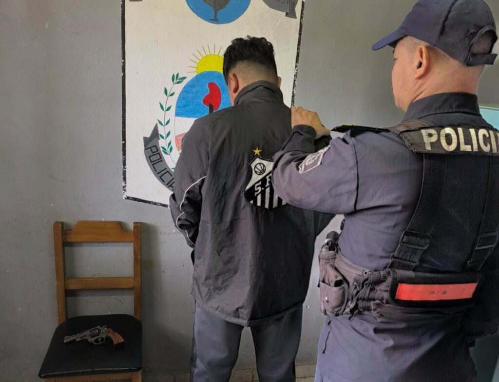 Detienen a un hombre armado tras amenazar a otro en cercanías de calle Perkins Hidalgo