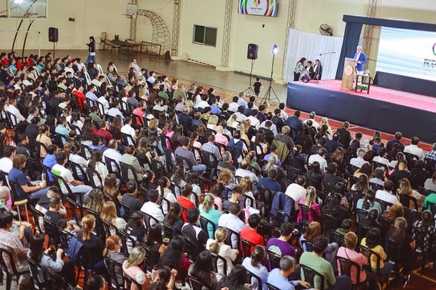 Convocatoria masiva en Santo Tomé: más de 700 personas en la charla de Héctor Laca