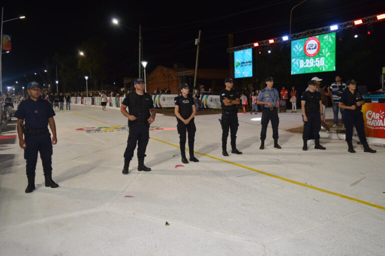 Unos 80 policías esperan el pago por los servicios adicionales realizados en el Carnaval 2026