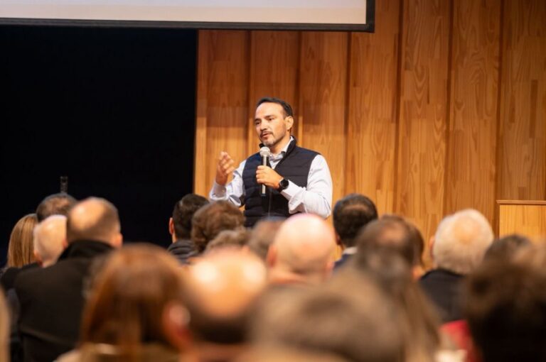 El gobernador Juan Pablo Valdés llama a fortalecer la articulación público-privada