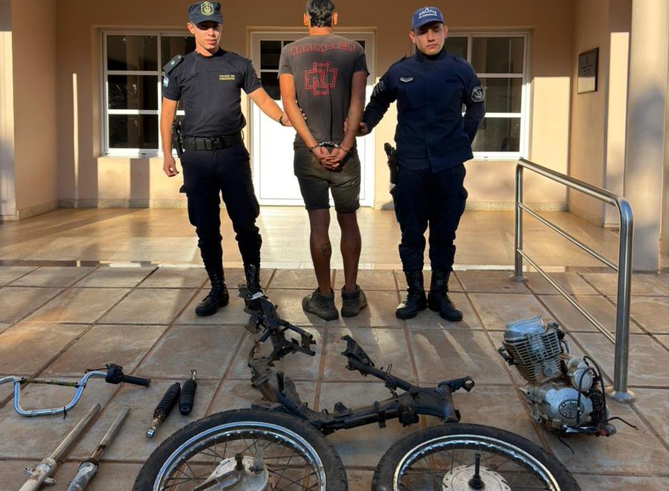 Golpe al robo de motocicletas: Allanan una vivienda y recuperan partes de un rodado sustraído