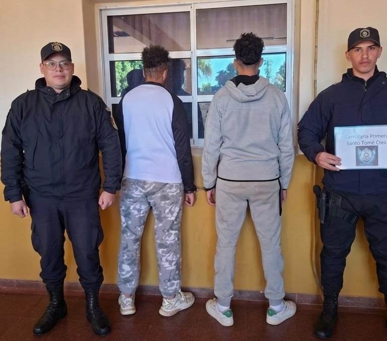 Robo e ingreso ilegal: caen dos marroquíes en la terminal de ómnibus tras haber robado en un conocido comercio