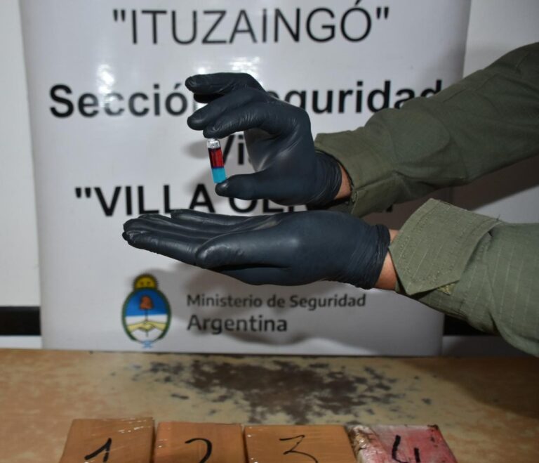 Detienen a una pasajera que llevaba más de dos kilos de cocaína adosados al cuerpo