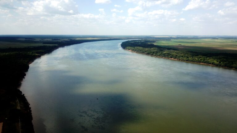 Crecida del río Uruguay: el Municipio lleva tranquilidad y solicita informarse únicamente por los canales oficiales