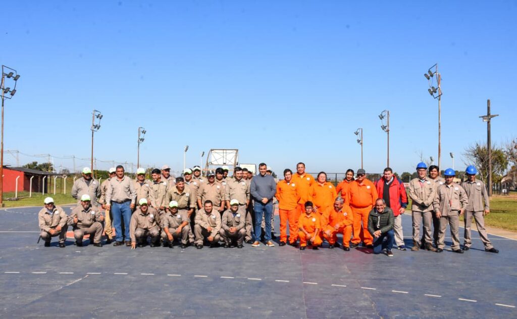 Entregaron indumentaria a más de 80 trabajadores de Defensa Civil, Obras Públicas y Luminotecnia