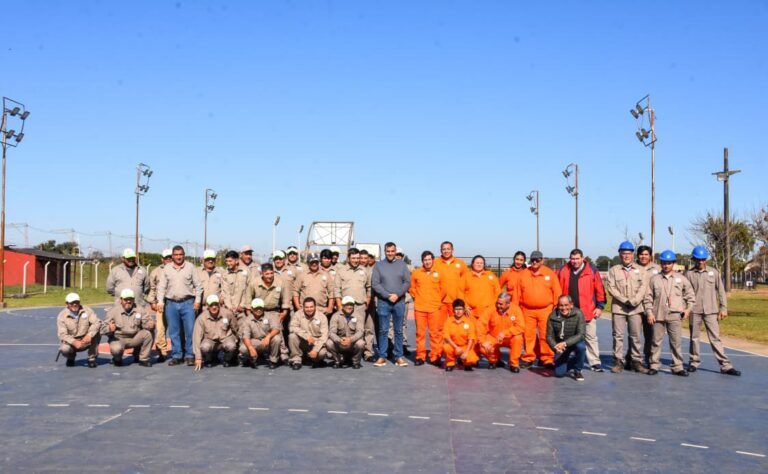 Entregaron indumentaria a más de 80 trabajadores de Defensa Civil, Obras Públicas y Luminotecnia