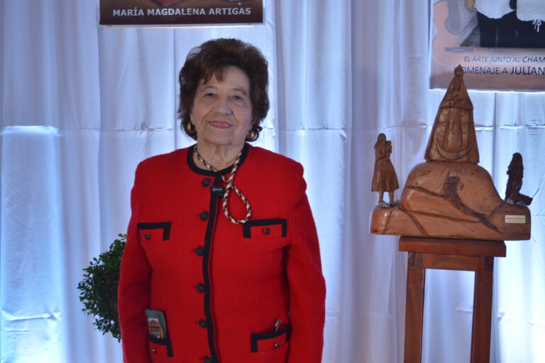 María Magdalena Artigas presentó su obra en Santo Tomé: arte, identidad y homenaje a grandes referentes de la cultura correntina